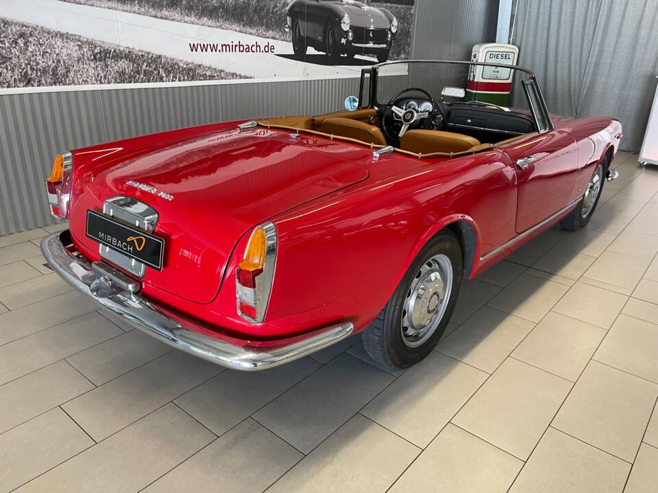 Image 6/14 of Alfa Romeo 2600 Spider (1963)