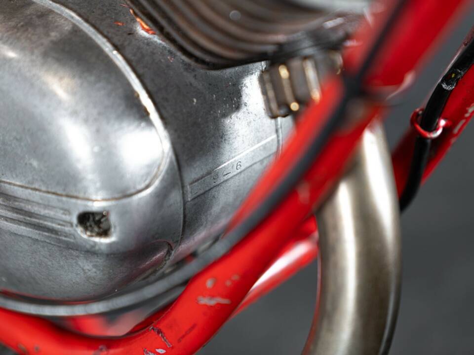 Image 10/31 of BM DUMMY (1963)