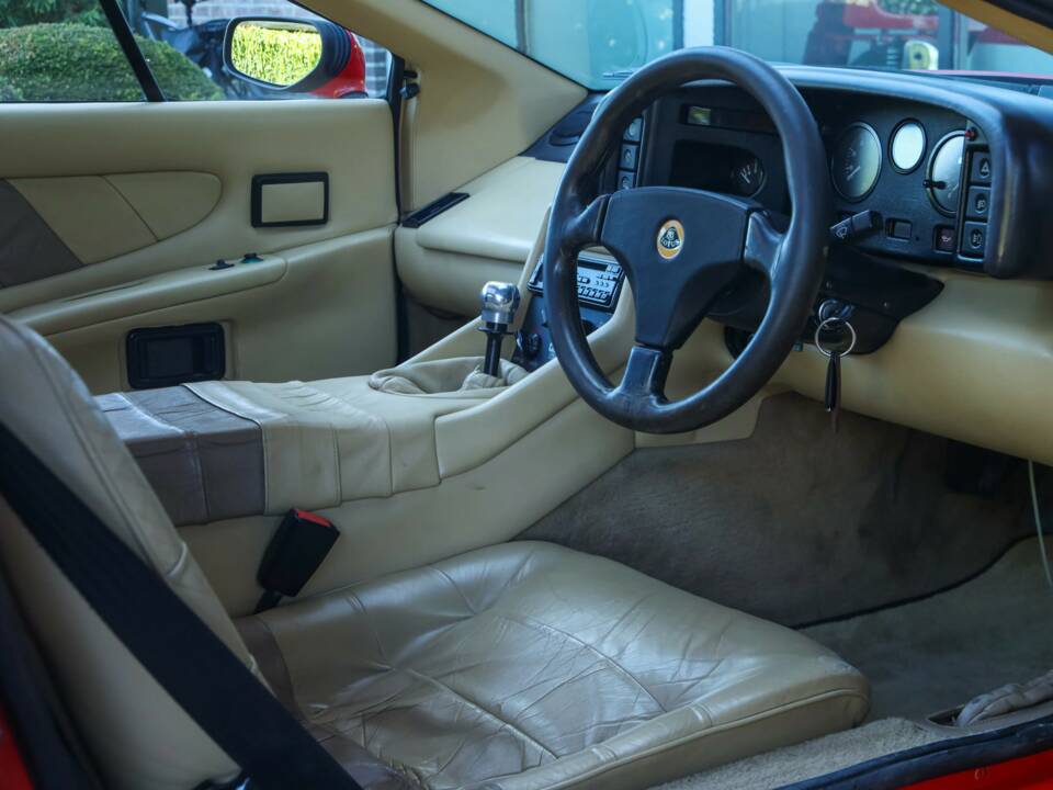 Obraz 26/50 pojazdu Lotus Esprit SE (1992)