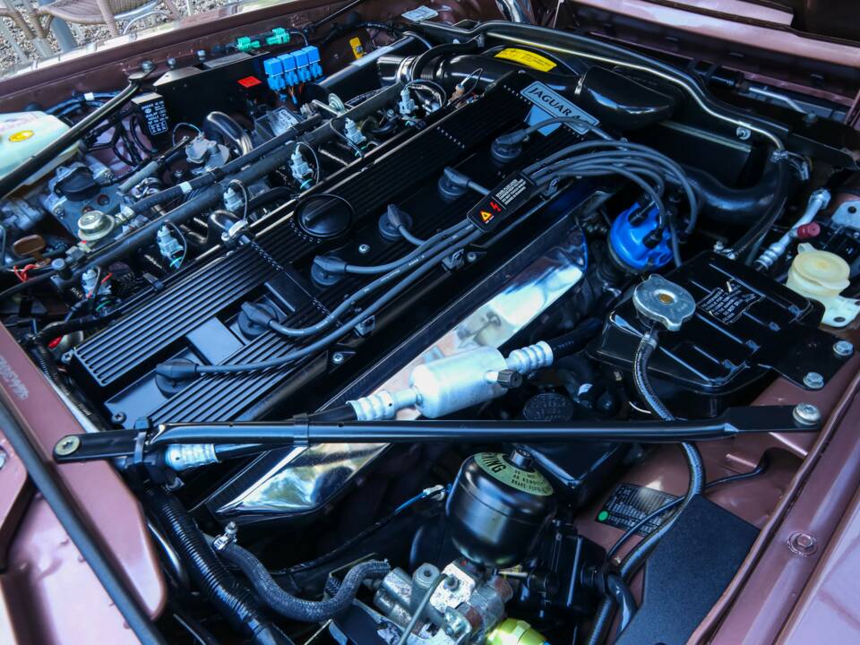 Obraz 32/50 pojazdu Jaguar XJS 4.0 (1994)
