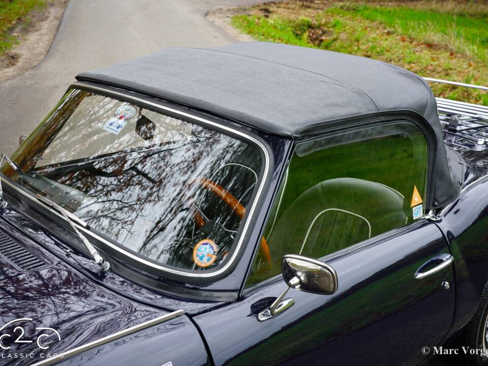 Image 47/60 of Triumph Spitfire Mk III (1970)