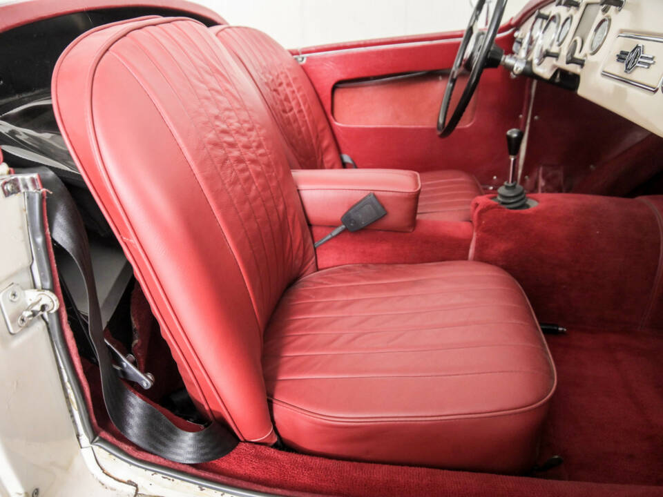 Image 24/50 of MG MGA 1500 (1957)