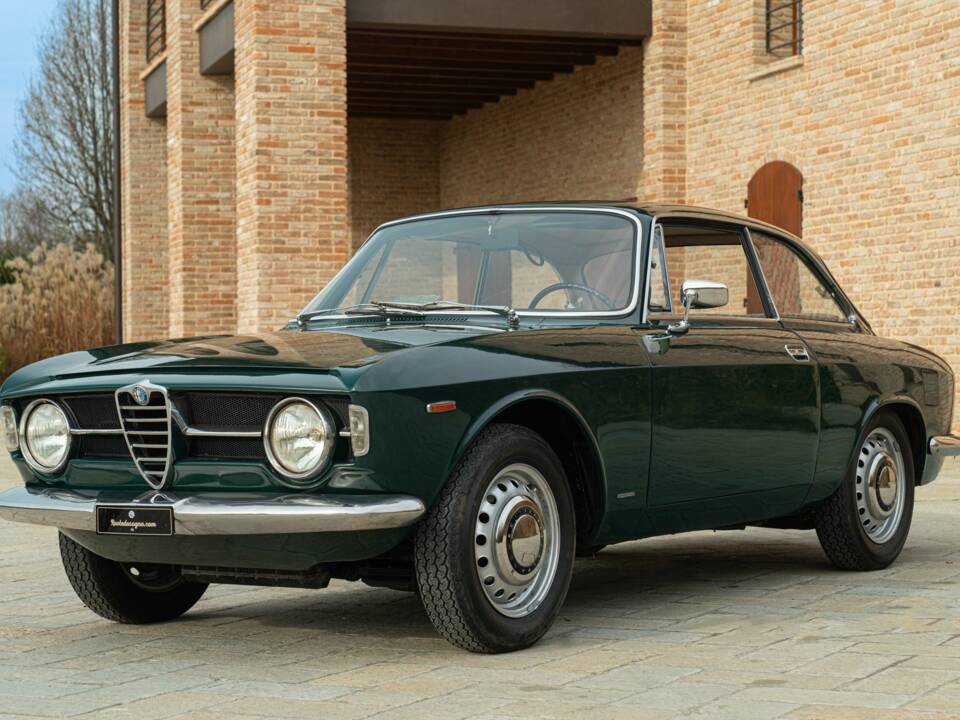 Bild 1/50 von Alfa Romeo Giulia 1300 GT Junior (1966)