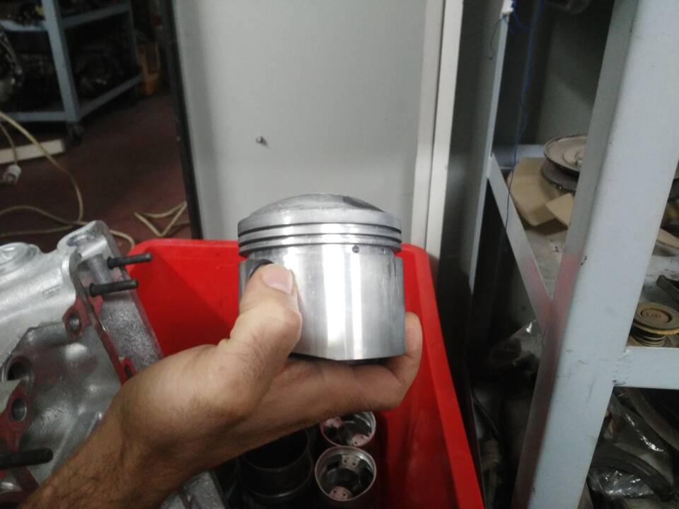 Bild 9/13 von Alfa Romeo Alfetta Quadrifoglio Oro (1982)