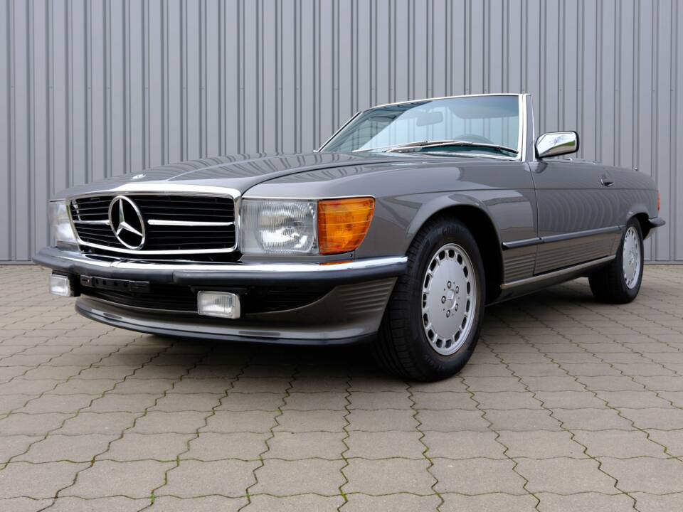 Image 36/97 de Mercedes-Benz 560 SL (1987)