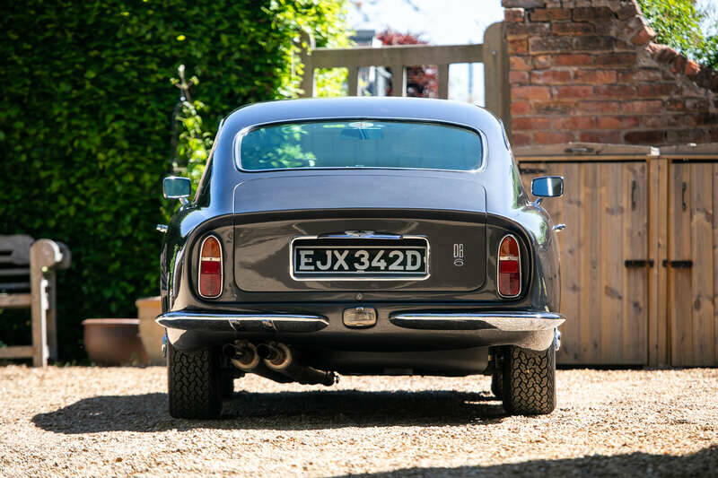 Afbeelding 10/47 van Aston Martin DB 6 Vantage (1966)
