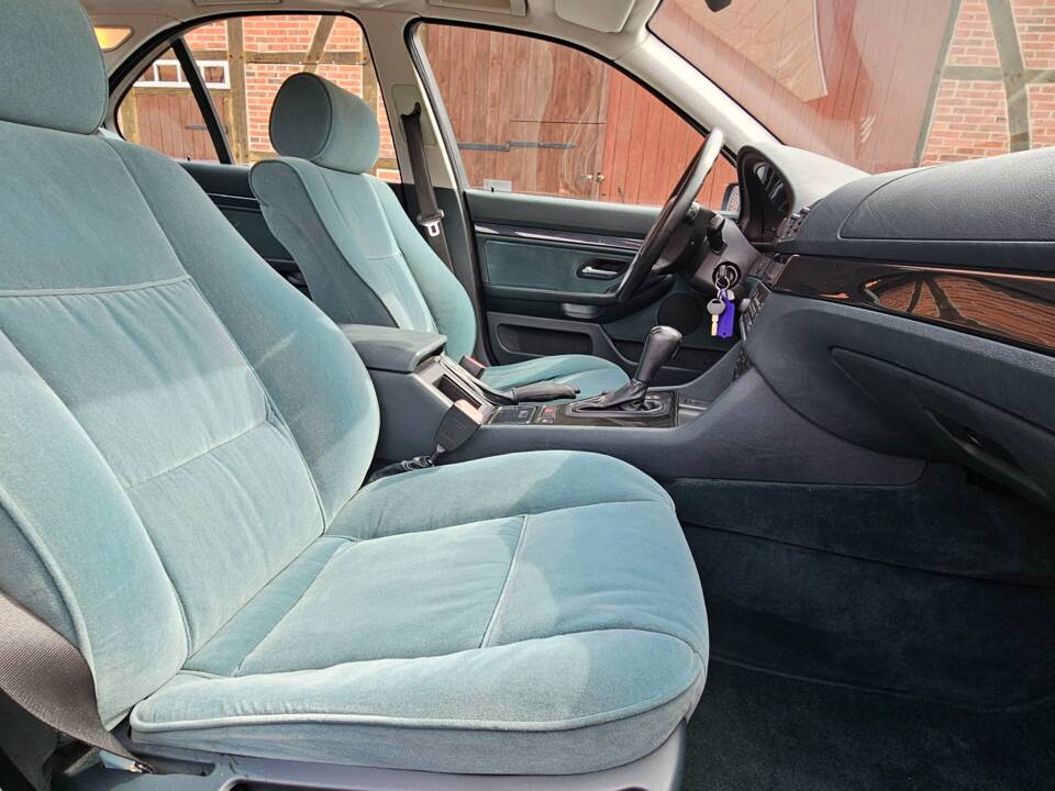 Image 12/18 of BMW 523i (1996)