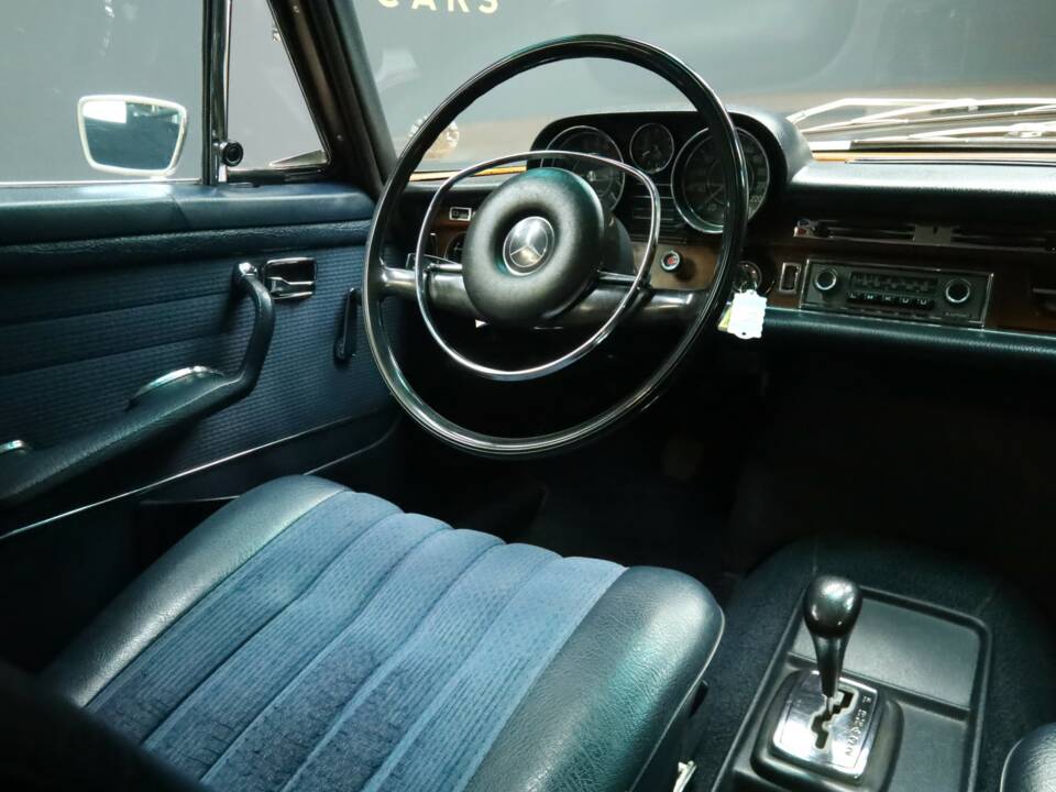 Bild 24/50 von Mercedes-Benz 280 SE (1970)