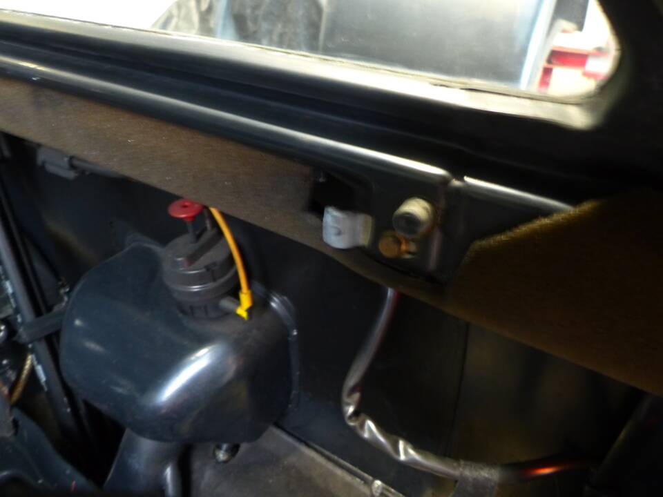 Imagen 65/72 de Mercedes-Benz 250 TD (1991)