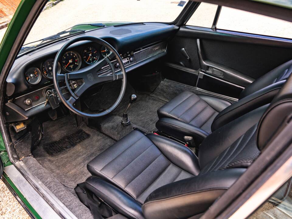 Image 14/32 of Porsche 911 2.2 S (1970)