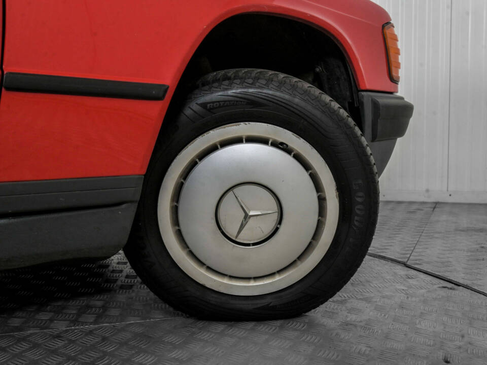 Immagine 43/50 di Mercedes-Benz 190 D (1984)