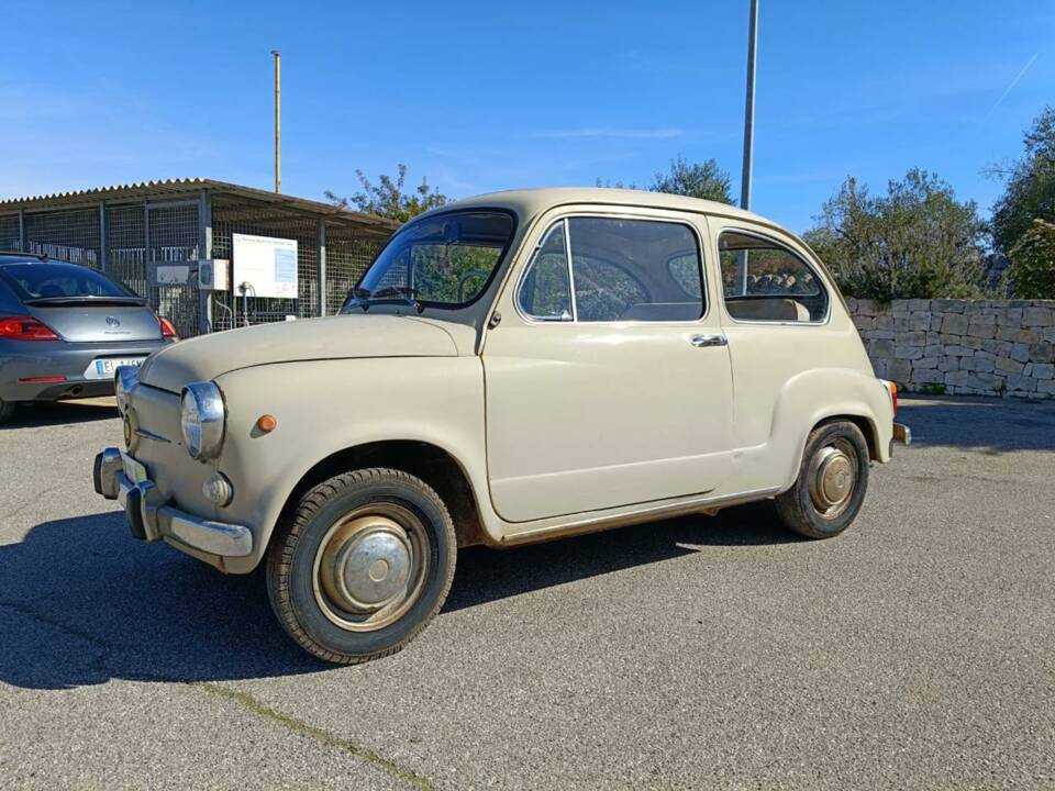 Image 43/44 of FIAT 600 D (1967)