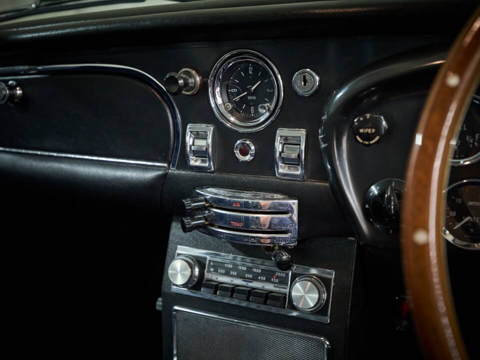 Afbeelding 41/60 van Aston Martin DB 6 (1968)