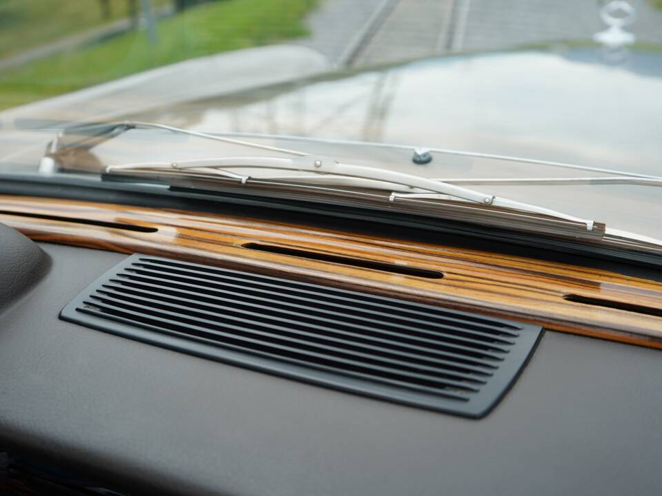 Afbeelding 30/89 van Mercedes-Benz 300 SEL 6.3 (1972)