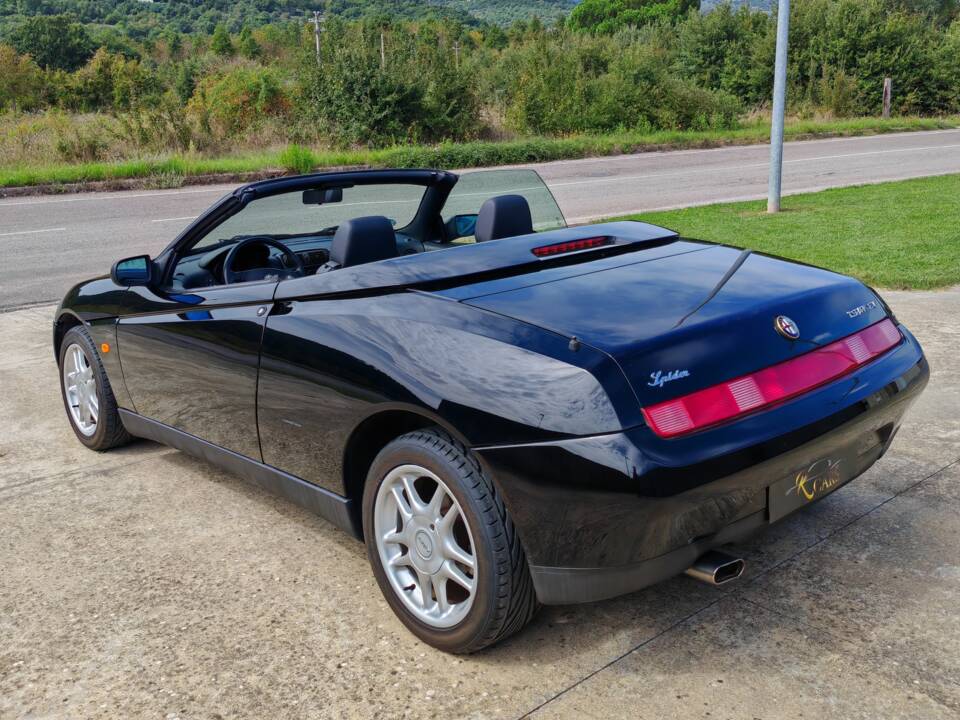Bild 24/37 von Alfa Romeo Spider 2.0 Twin Spark 16V (1996)