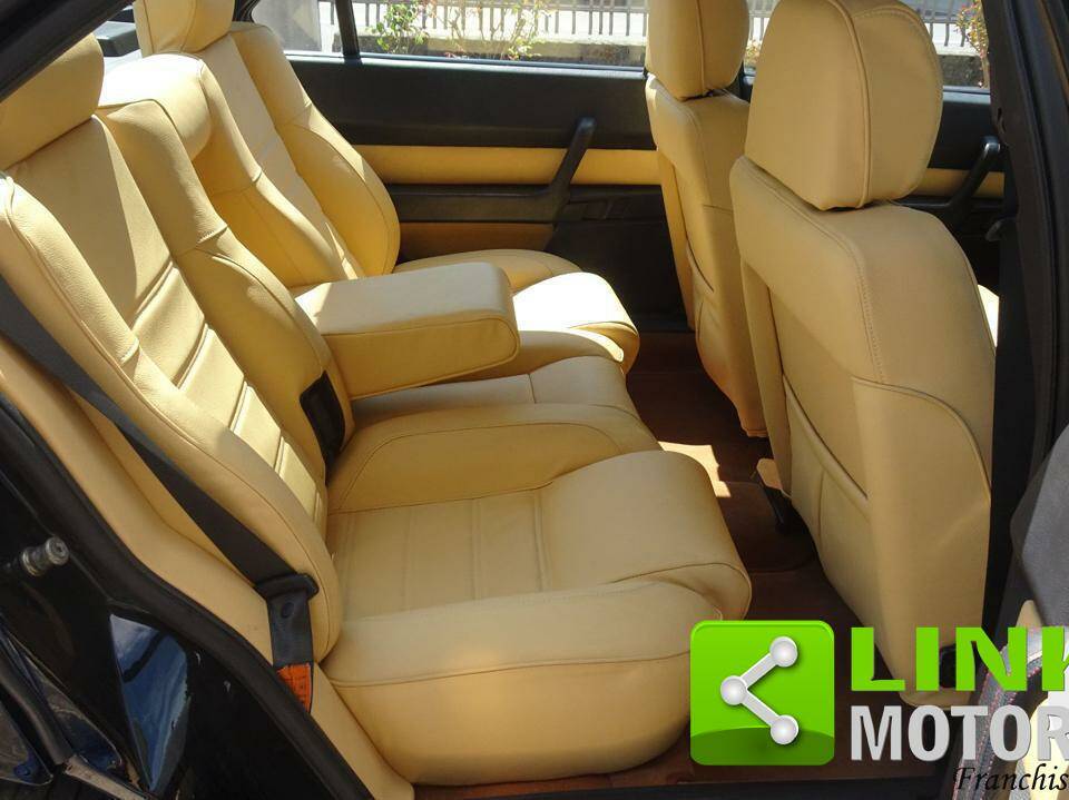 Afbeelding 4/10 van Alfa Romeo 164 3.0 V6 Quadrifoglio (1991)