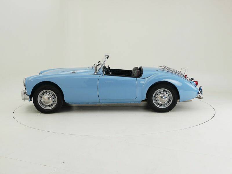 Image 8/15 of MG MGA 1500 (1957)