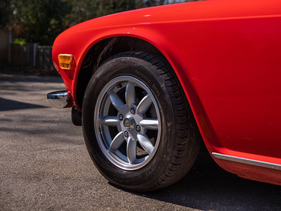 Image 38/41 of Triumph TR 6 (1972)