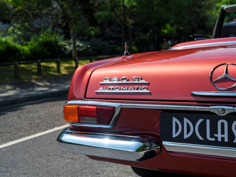 Image 20/33 of Mercedes-Benz 280 SL (1970)