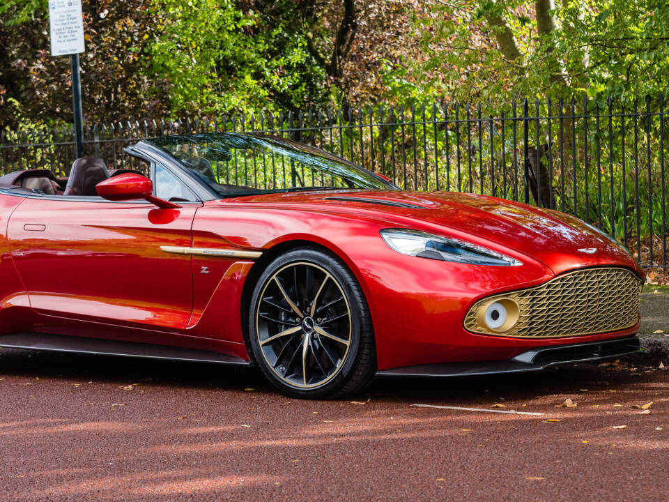 Imagen 20/70 de Aston Martin Vanquish Zagato Volante (2017)