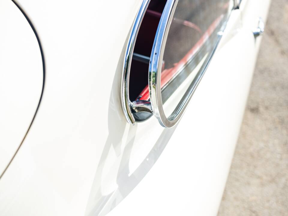 Image 28/50 de Jaguar Type E 3.8 (1963)