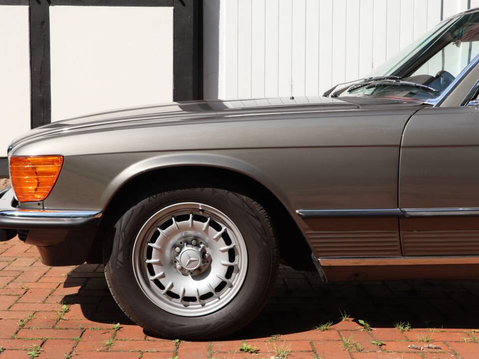 Image 18/59 of Mercedes-Benz 500 SLC (1980)