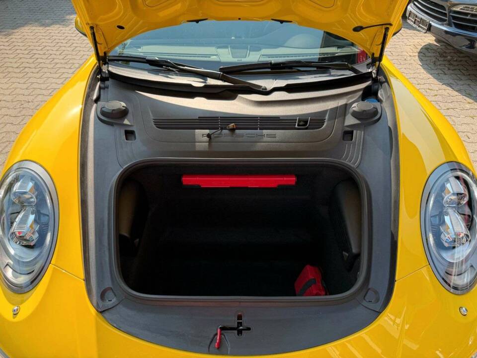 Image 22/27 of Porsche 911 Carrera (2018)