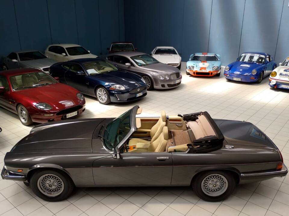 Image 3/70 of Jaguar XJ-S Convertible (1988)