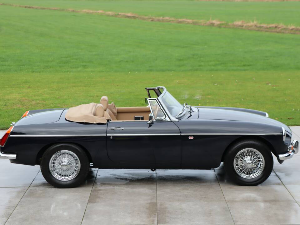 Afbeelding 16/50 van MG MGB (1973)