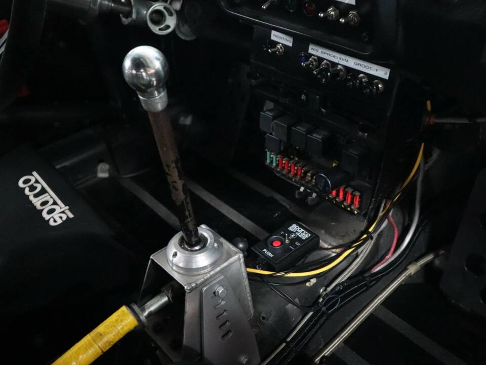Bild 15/46 von Alfa Romeo GTV 2.0 (1982)