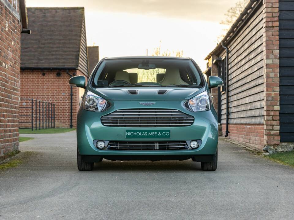 Image 14/50 of Aston Martin Cygnet (2013)
