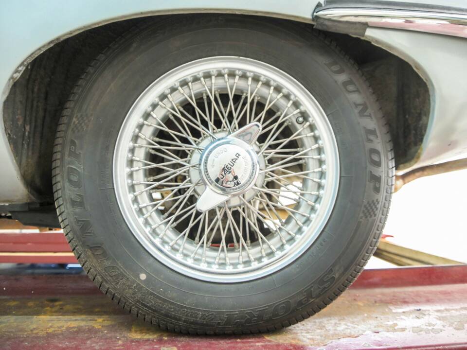 Image 47/47 de Jaguar E-Type (1969)