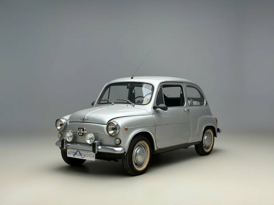 Immagine 2/20 di SEAT 600 L (1972)