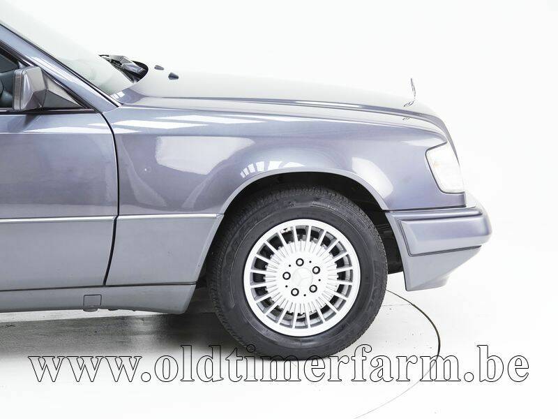 Image 10/15 de Mercedes-Benz E 220 (1995)