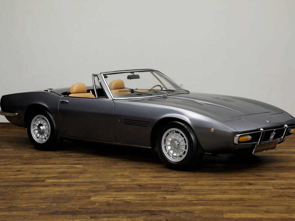Image 2/23 of Maserati Ghibli Spyder (1970)