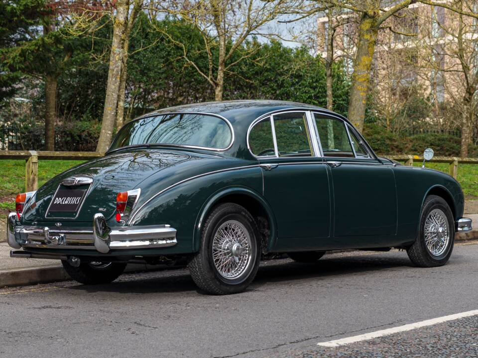 Image 3/31 of Jaguar 340 (1968)