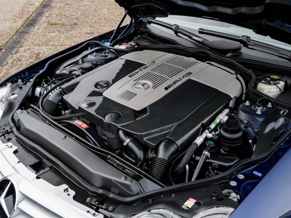Image 38/42 of Mercedes-Benz SL 65 AMG (2006)
