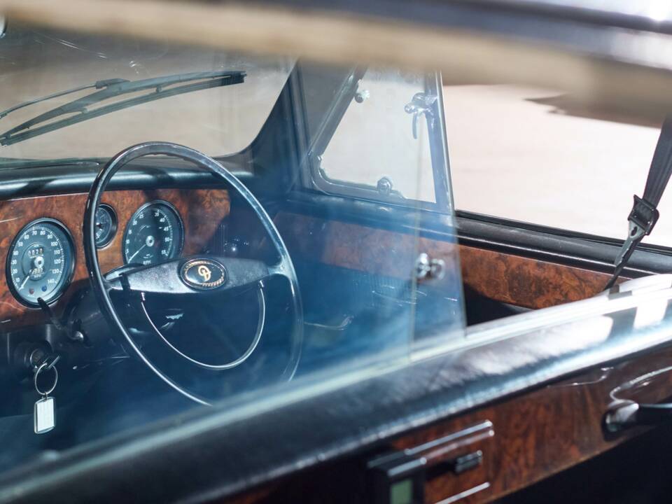 Image 59/70 of Daimler DS 420 (1976)