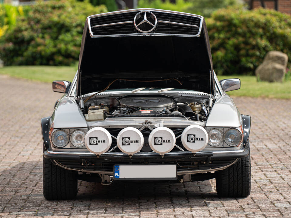 Image 9/68 of Mercedes-Benz 500 SL (1984)