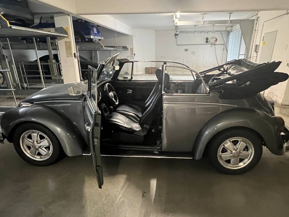 Image 8/63 of Volkswagen Beetle 1302 LS (1971)