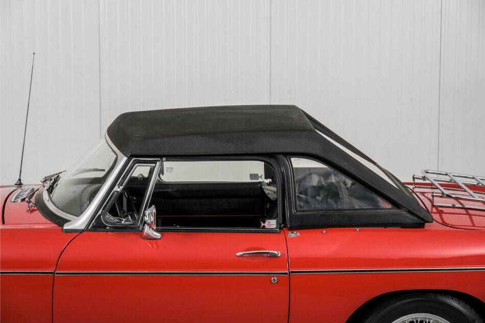 Imagen 79/82 de MG MGB (1967)
