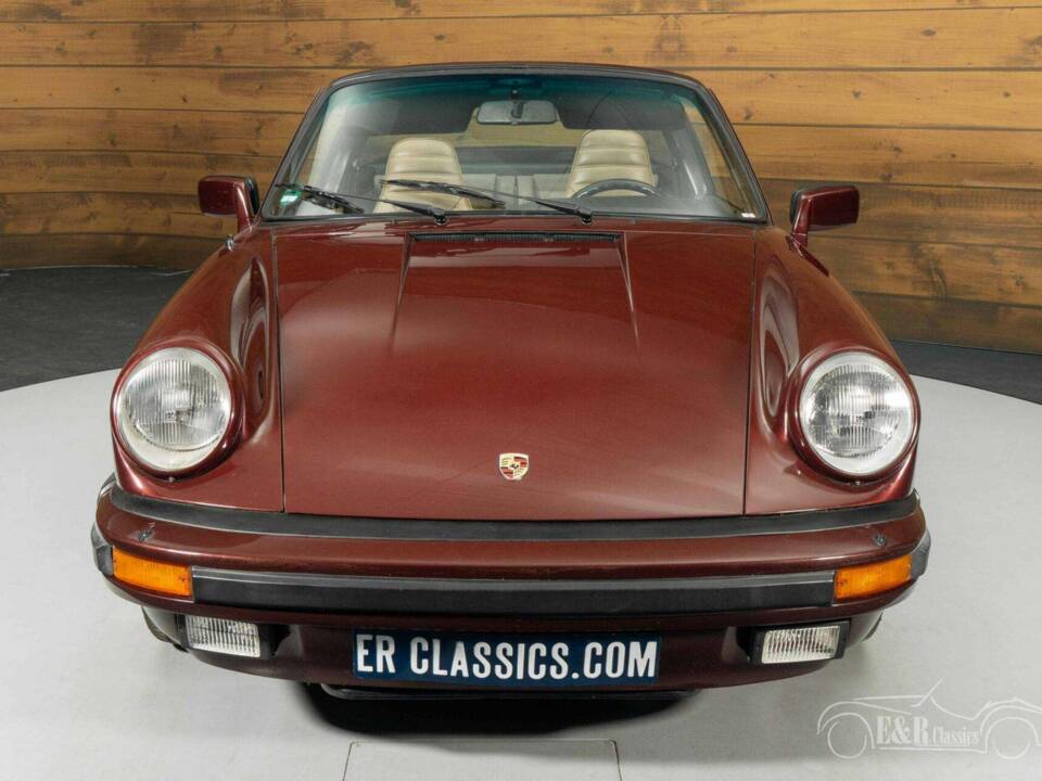 Image 14/19 of Porsche 911 Carrera 3.2 (1984)