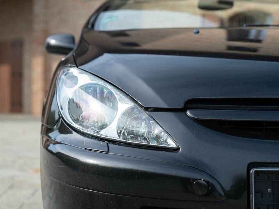 Bild 15/50 von Peugeot 307 CC 2.0i (2004)