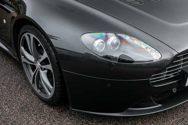 Imagen 39/46 de Aston Martin V12 Zagato (2011)