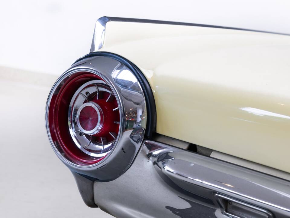 Bild 35/40 von Ford Thunderbird (1962)