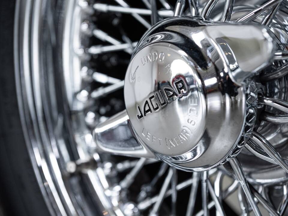 Imagen 34/40 de Jaguar E-Type (2+2) (1970)