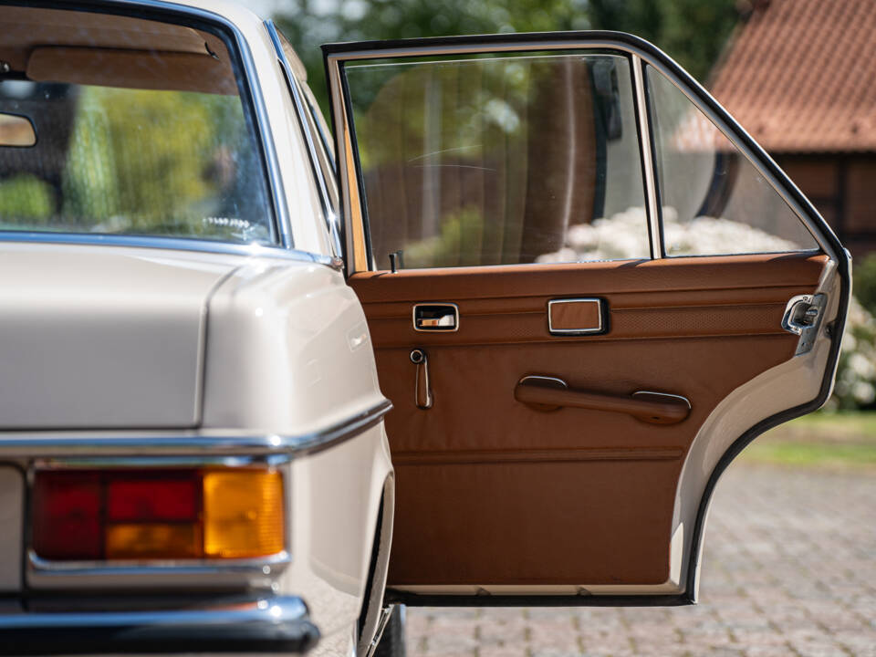 Bild 38/45 von Mercedes-Benz 220 (1969)