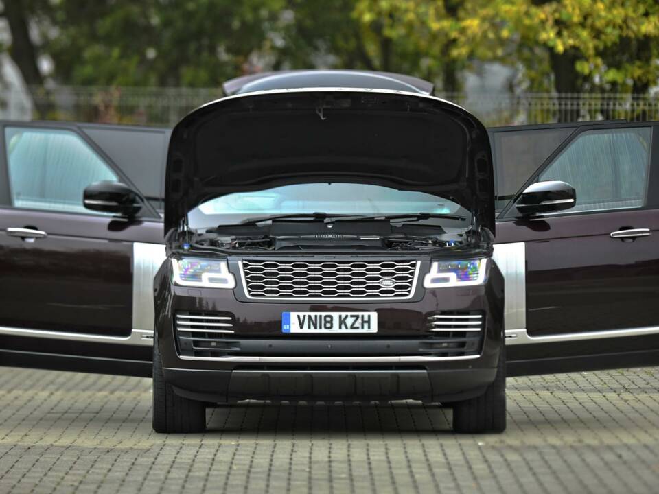 Image 25/50 of Land Rover Range Rover V8 SV Autobiography (2018)