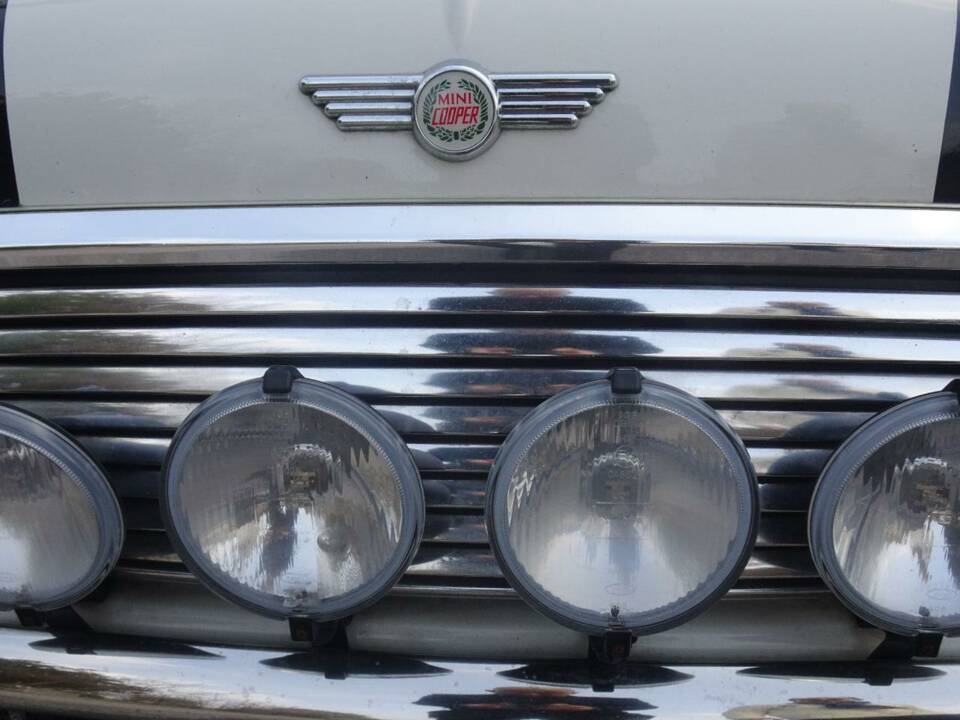 Immagine 22/43 di Mini Cooper 1,3i (1995)