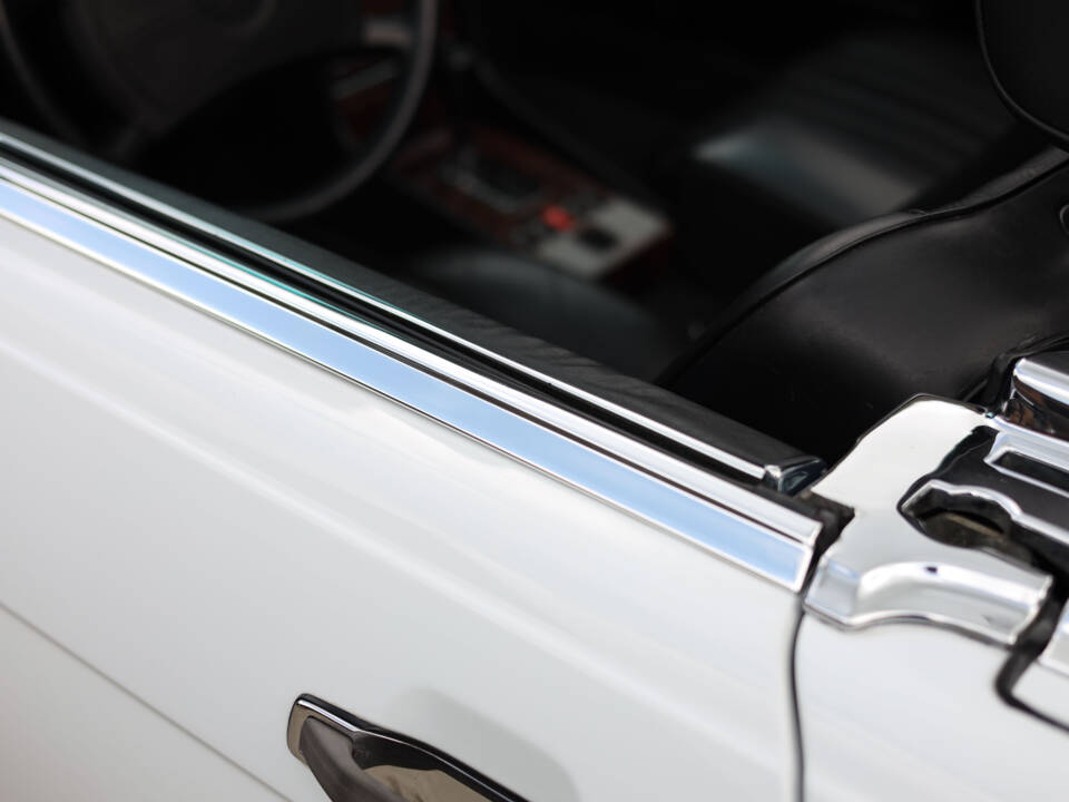 Image 66/85 of Mercedes-Benz 560 SL (1986)